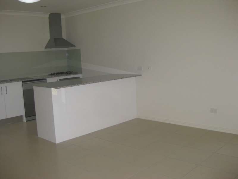 2/19 Adam Court, Kallangur QLD 4503