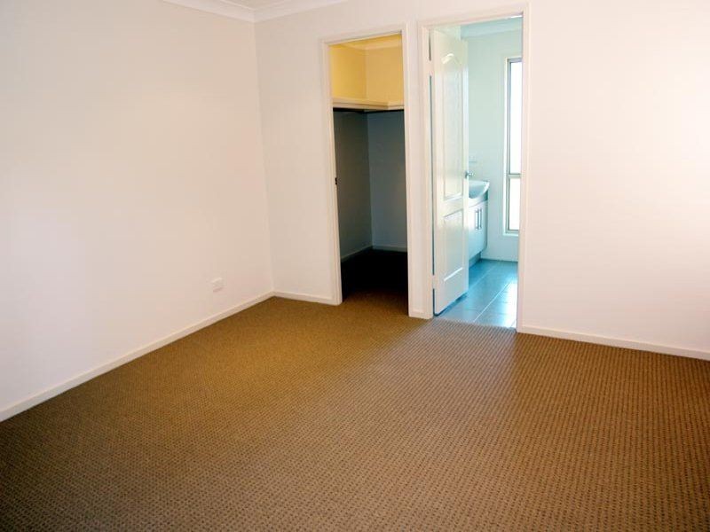 1 Yaggera Place, Bellbowrie QLD 4070