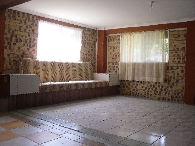 8 Woonga Street, Woodridge QLD 4114