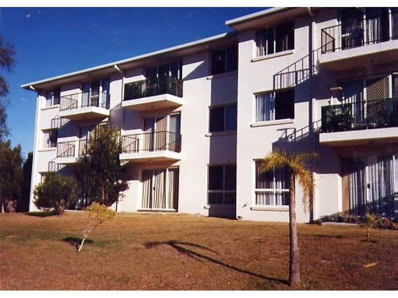 8/13-17 Brown Street, Labrador QLD 4215