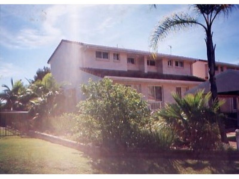 8/13-17 Brown Street, Labrador QLD 4215