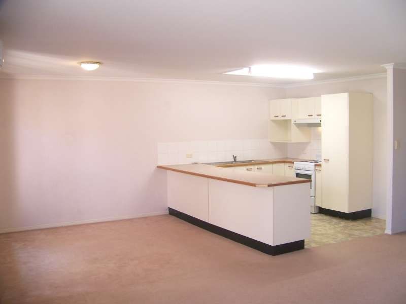 2/96 Old Northern Road, Everton Park QLD 4053