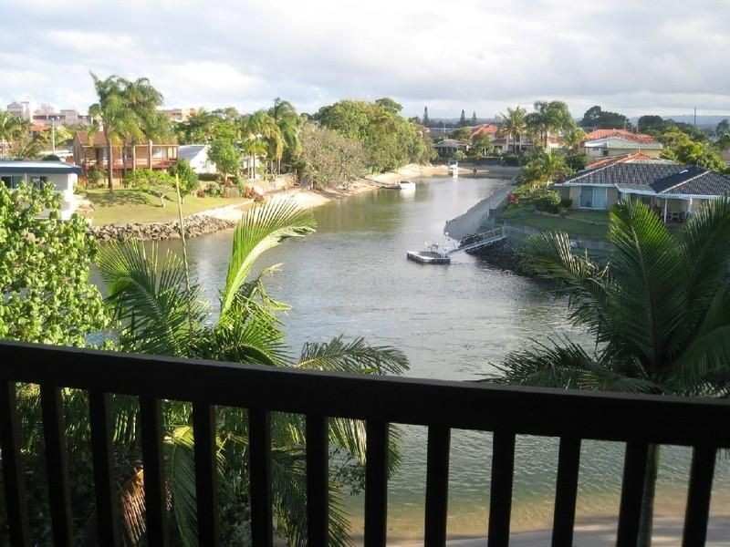 U10/18 Sunshine Blvd n/a, Broadbeach Waters QLD 4218