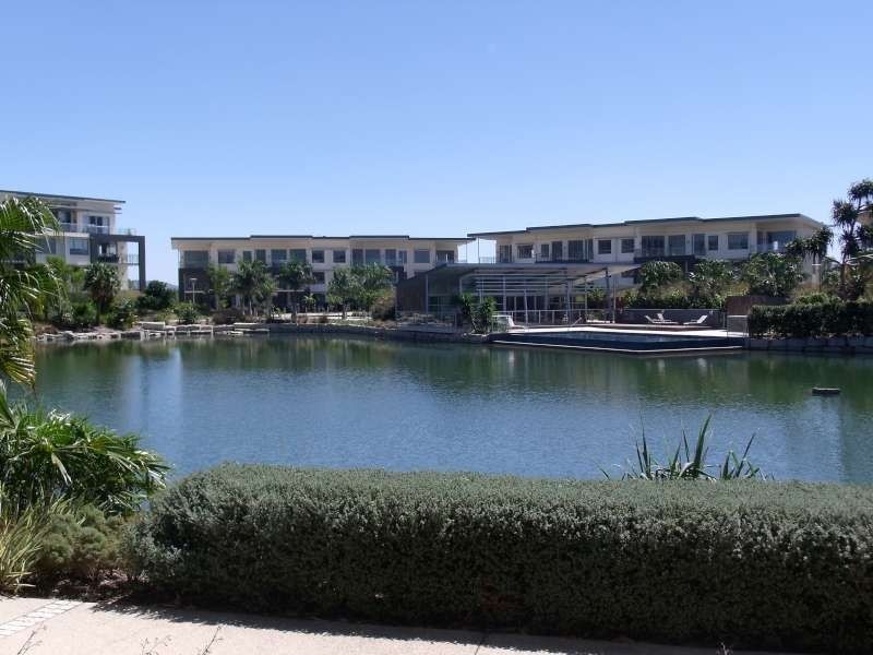 216/3 Pendratt Parade, Hope Island QLD 4212