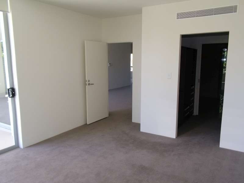 216/3 Pendratt Parade, Hope Island QLD 4212