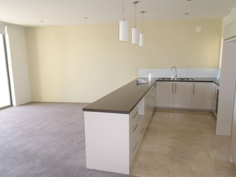 216/3 Pendratt Parade, Hope Island QLD 4212