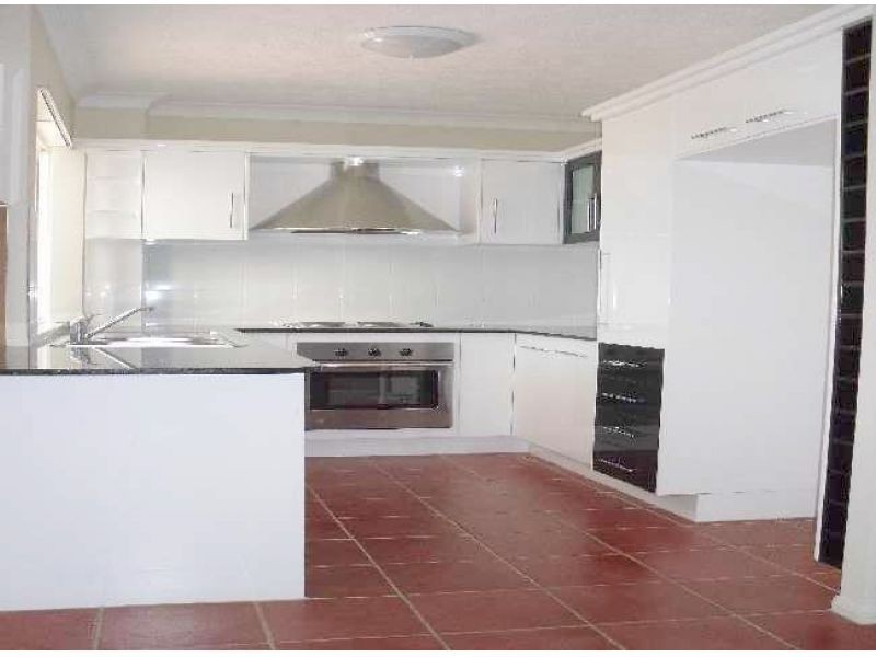 10, 78-80 Berrima Street, Wynnum QLD 4178