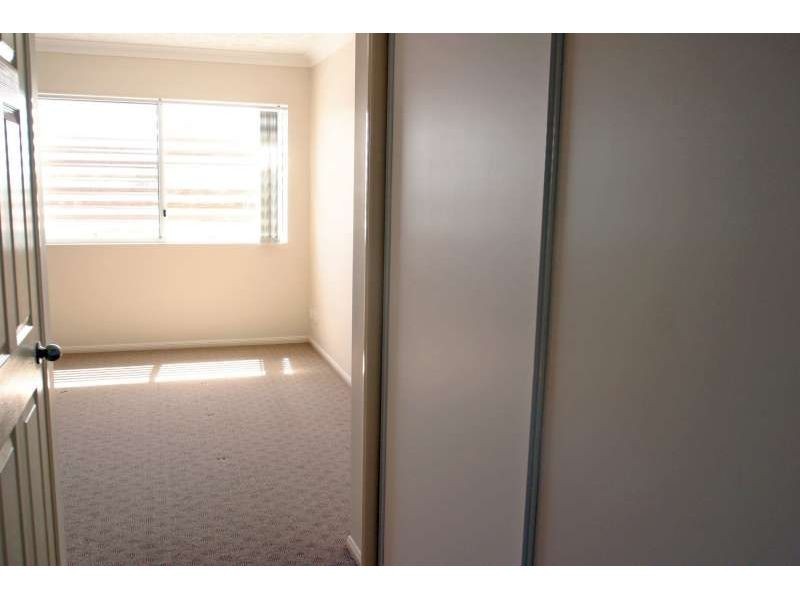 10, 78-80 Berrima Street, Wynnum QLD 4178