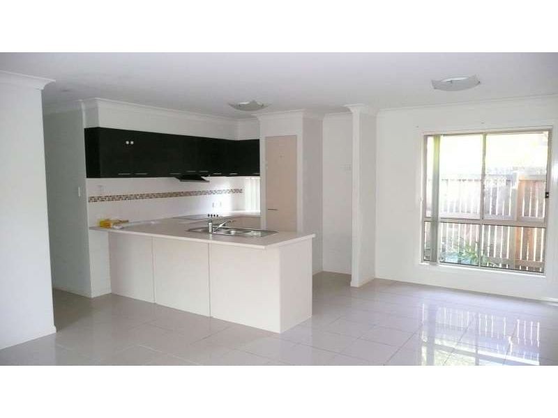 2, 111 Birkdale Road, Birkdale QLD 4159