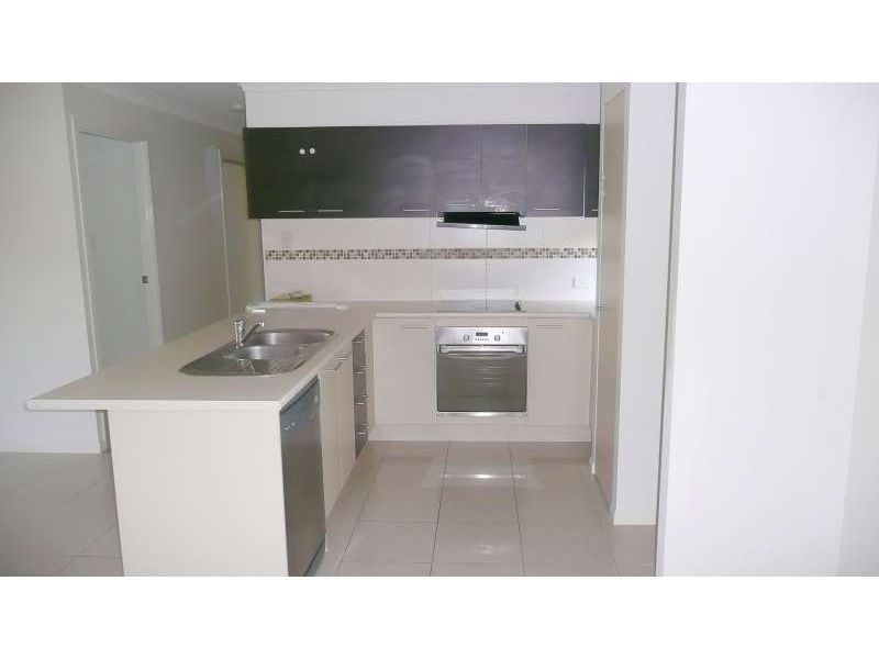 2, 111 Birkdale Road, Birkdale QLD 4159