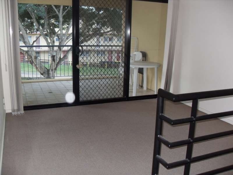 2/10 Lambton Street, Annerley QLD 4103