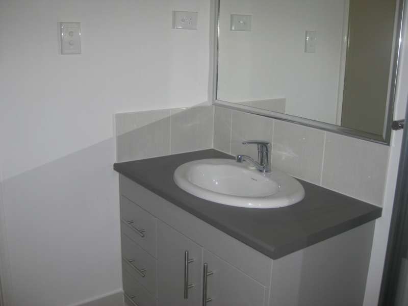 2/5 Caitlin Court, Kallangur QLD 4503