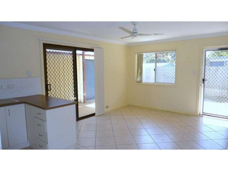 2/302 Coolangatta Road, Bilinga QLD 4225