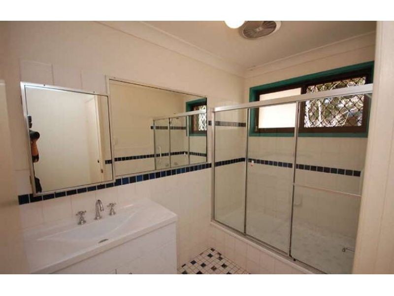 47 Baratta Street, Southport QLD 4215