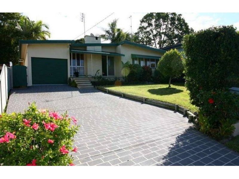 12 Geoffrey Avenue, Southport QLD 4215