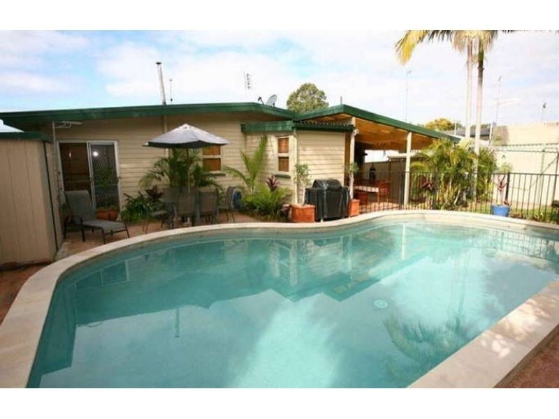 12 Geoffrey Avenue, Southport QLD 4215