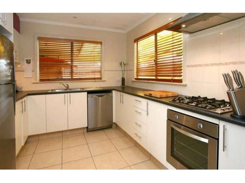 12 Geoffrey Avenue, Southport QLD 4215