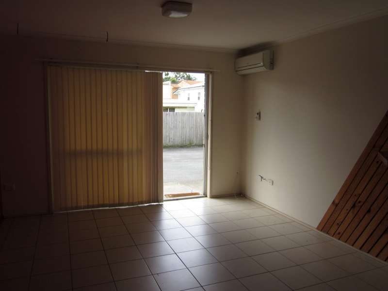 3/39 Middle Street, Labrador QLD 4215