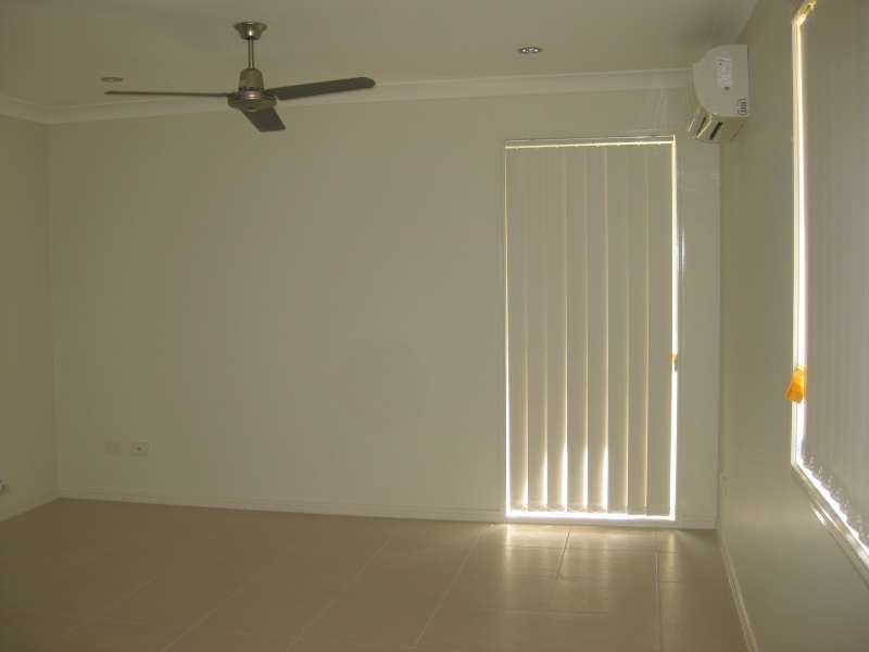 2/7 Adam Court, Kallangur QLD 4503