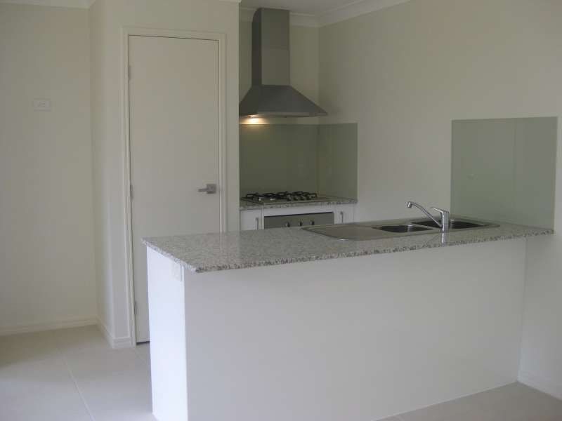 2/7 Adam Court, Kallangur QLD 4503