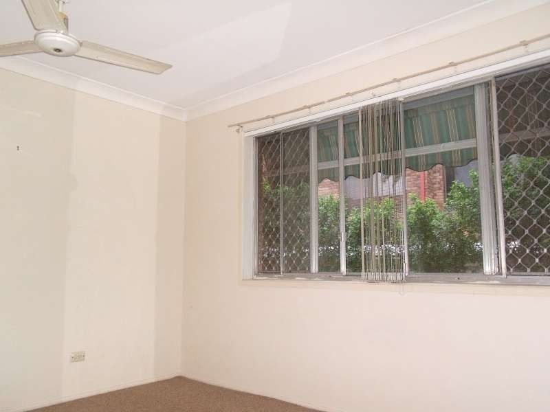 1/158 Frank Street, Labrador QLD 4215