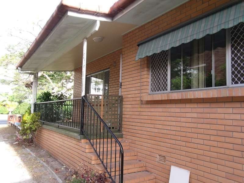 1/158 Frank Street, Labrador QLD 4215