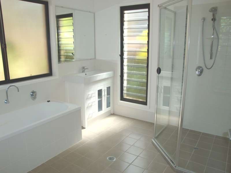 18 Paterson Street, Seventeen Mile Rocks QLD 4073