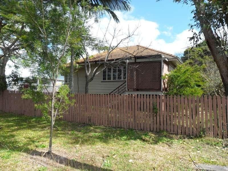 32 Unmack Street, Chermside QLD 4032
