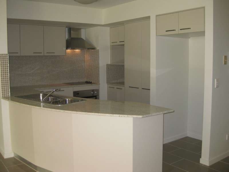 4/86 Brighton Road, Sandgate QLD 4017