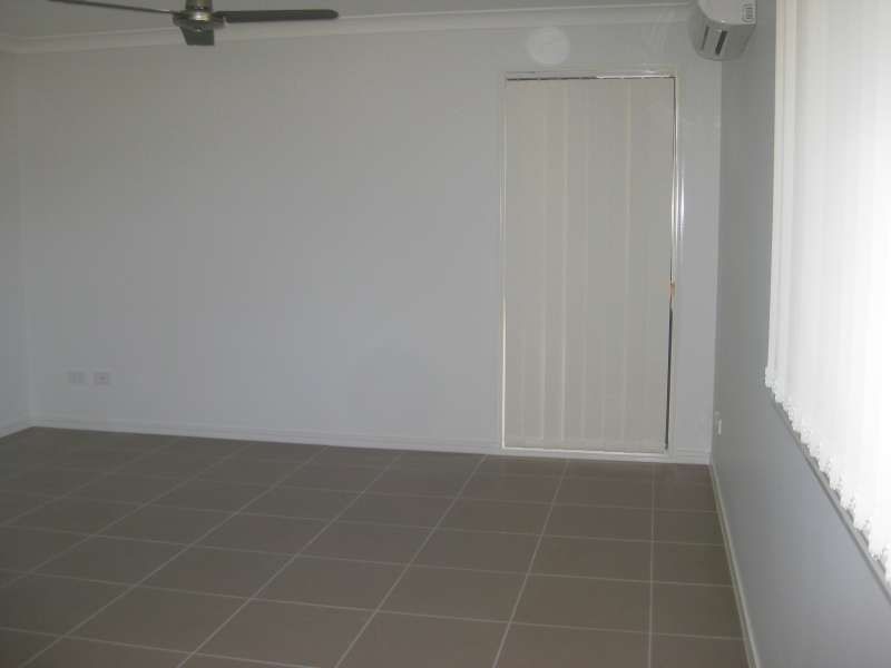 2/2 Gabrielle Court, Kallangur QLD 4503