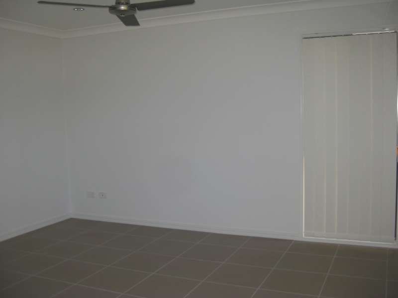 2/2 Gabrielle Court, Kallangur QLD 4503