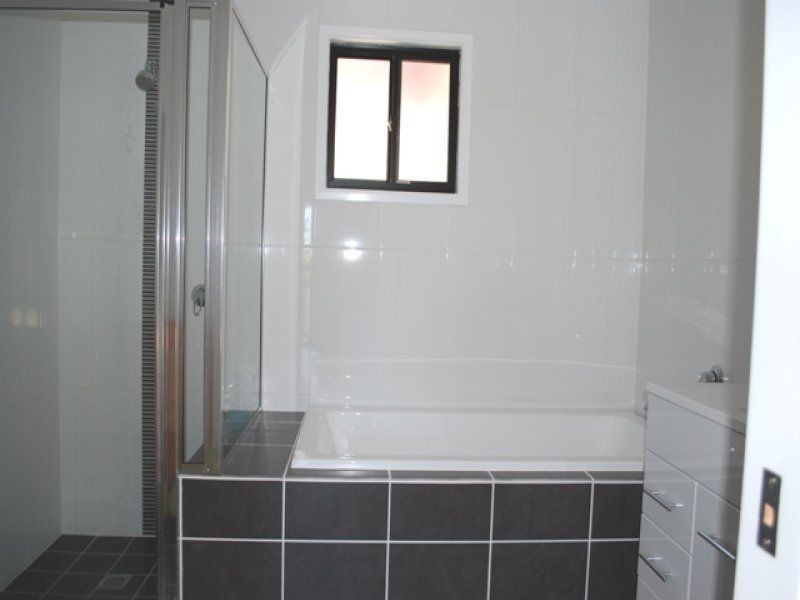 62 Alison Road, Carrara QLD 4211