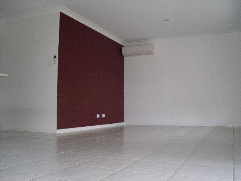 28 Stoneleigh Way, Holmview QLD 4207