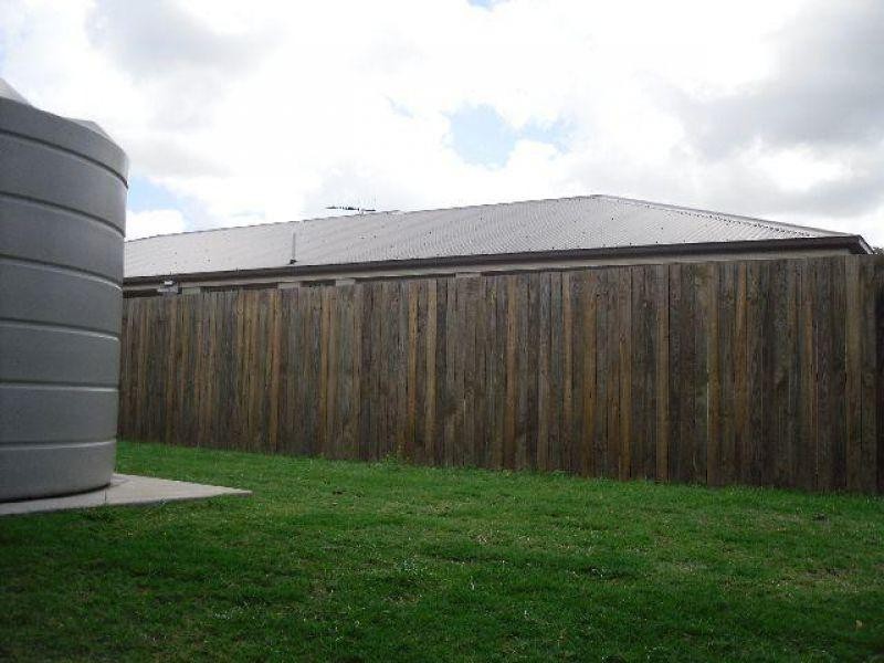 28 Stoneleigh Way, Holmview QLD 4207