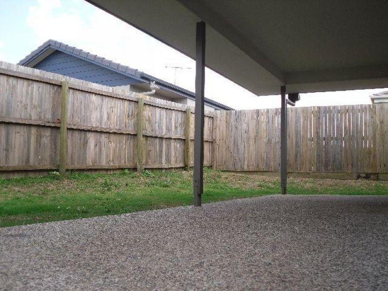 28 Stoneleigh Way, Holmview QLD 4207