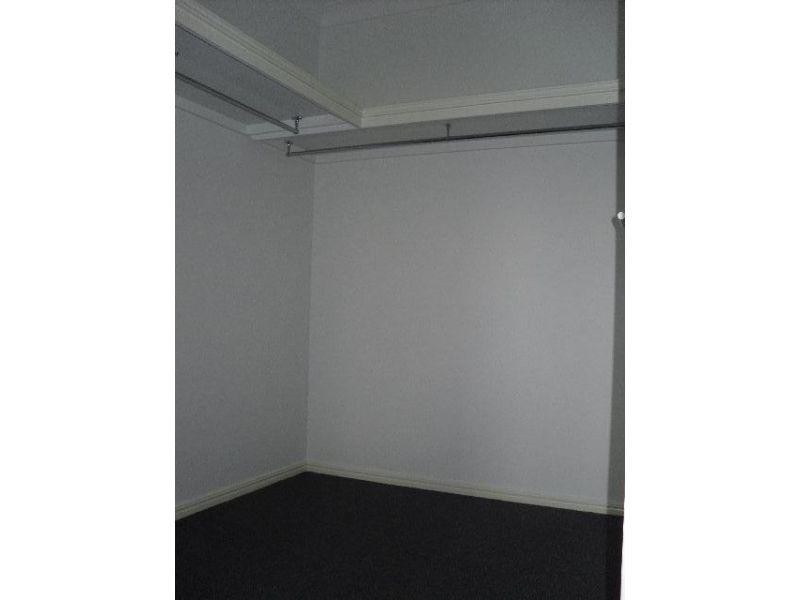 28 Stoneleigh Way, Holmview QLD 4207