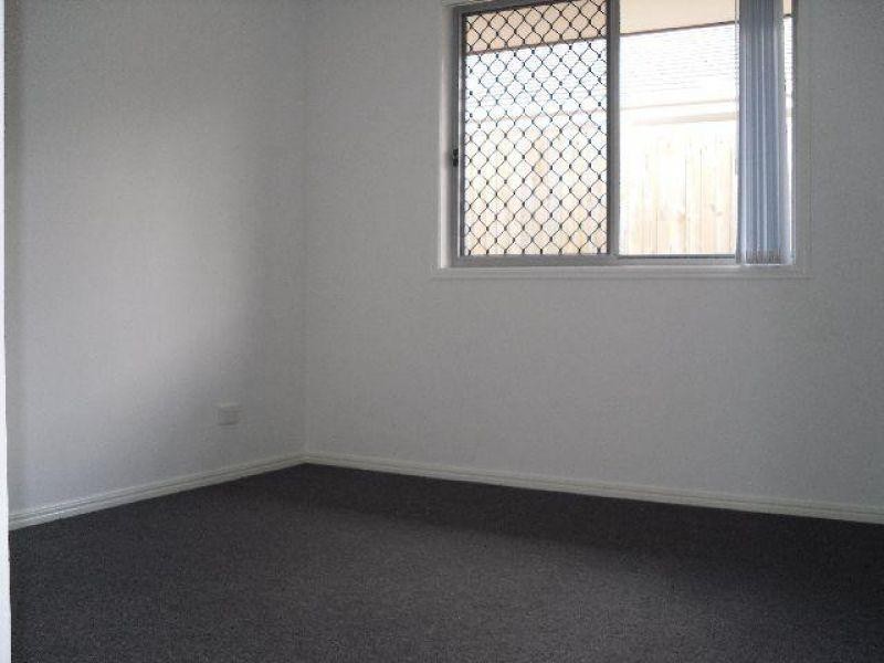 28 Stoneleigh Way, Holmview QLD 4207