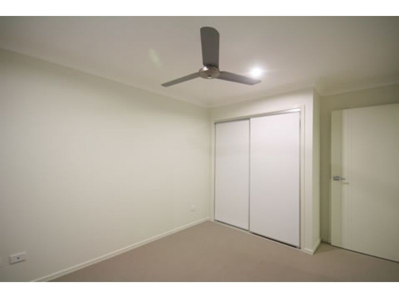 2, 43 Diane Parade, Kallangur QLD 4503