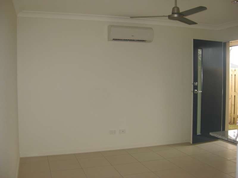 2, 43 Diane Parade, Kallangur QLD 4503