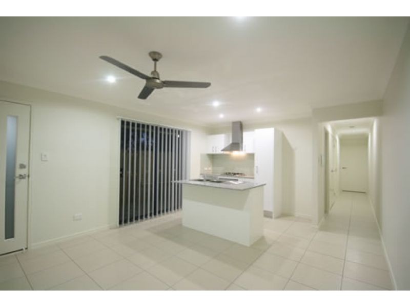 2, 43 Diane Parade, Kallangur QLD 4503