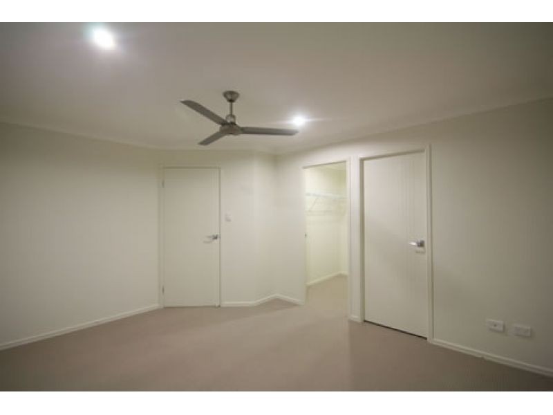 1, 43 Diane Parade, Kallangur QLD 4503