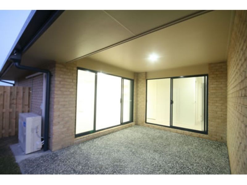 1, 43 Diane Parade, Kallangur QLD 4503