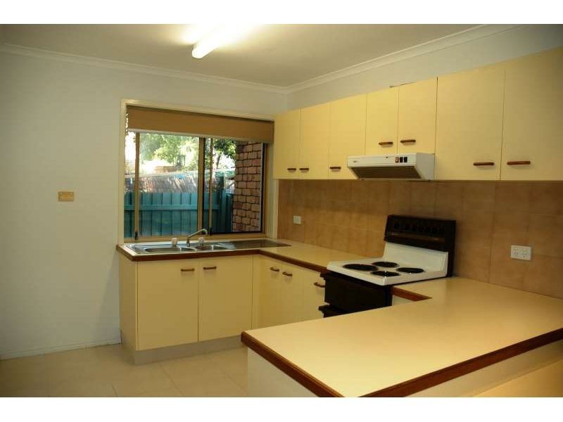 1/9 Eady Avenue, Broadbeach Waters QLD 4218