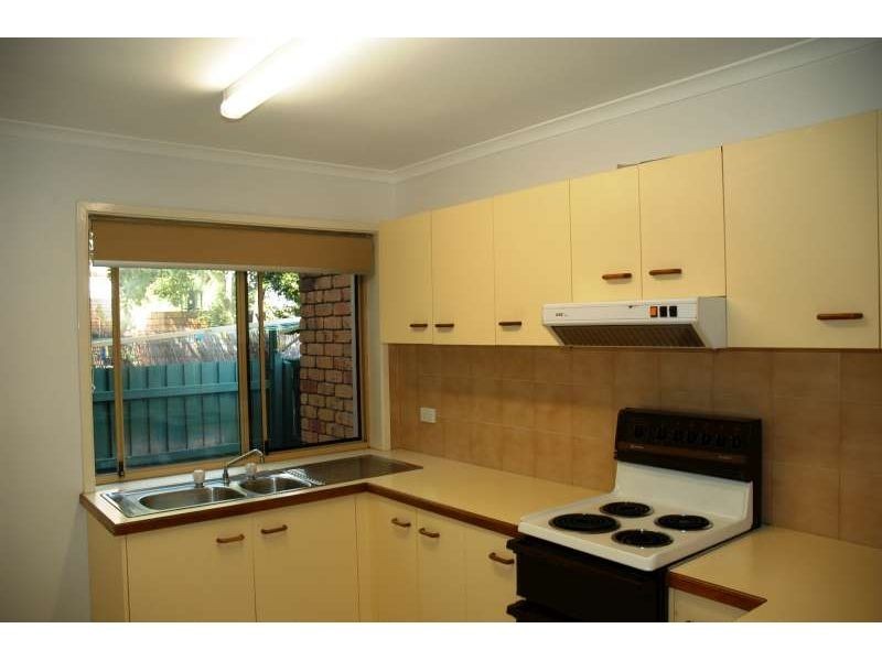 1/9 Eady Avenue, Broadbeach Waters QLD 4218