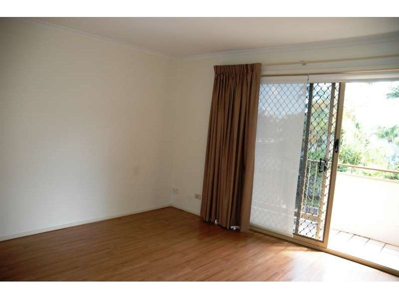 1/9 Eady Avenue, Broadbeach Waters QLD 4218