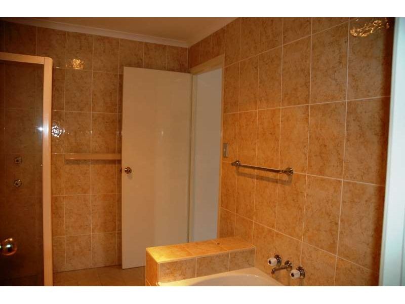 1/9 Eady Avenue, Broadbeach Waters QLD 4218