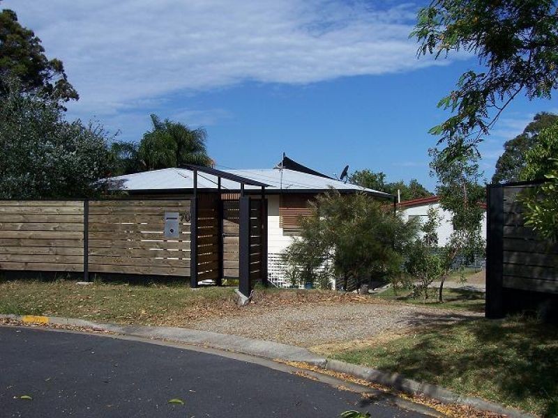 70 Woomera Crescent, Southport QLD 4215