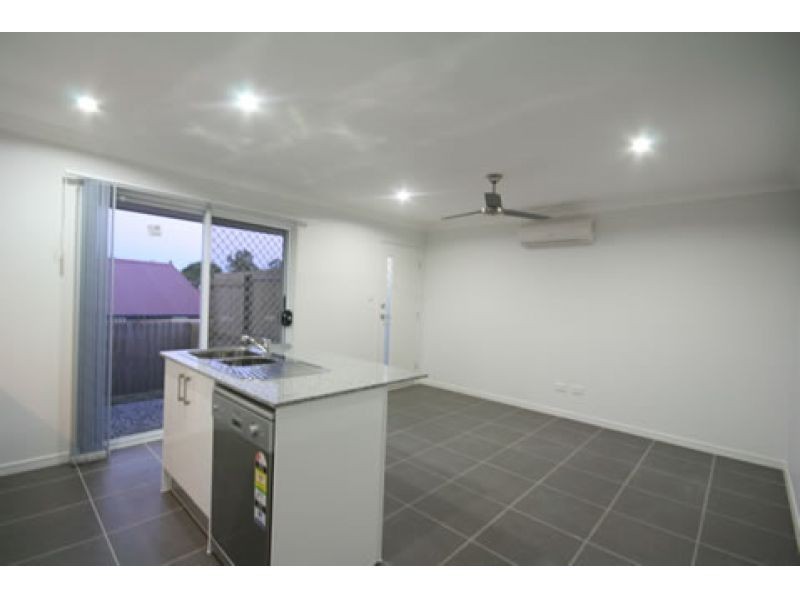 2/15 Wakeham Street, Kallangur QLD 4503