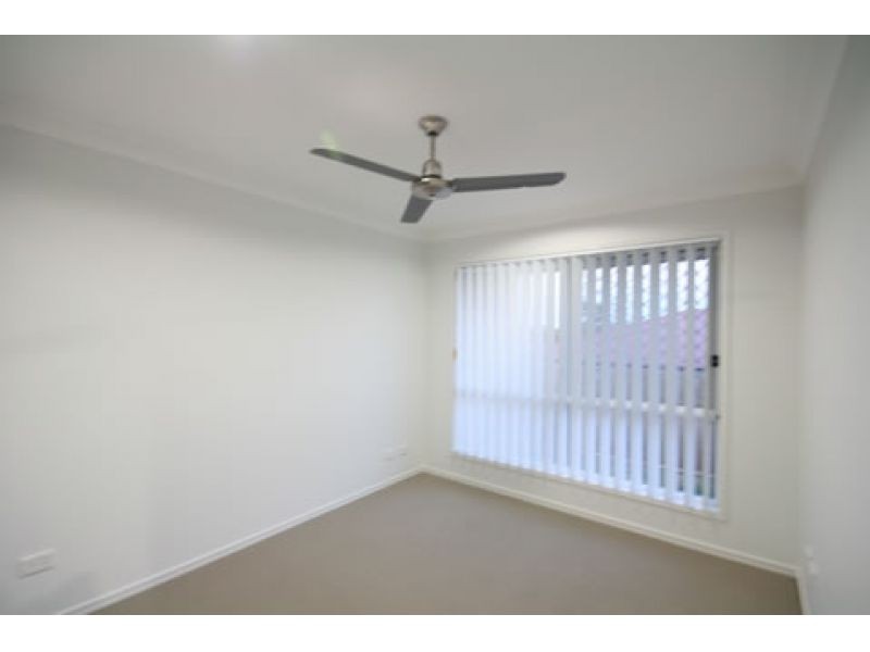 2/15 Wakeham Street, Kallangur QLD 4503