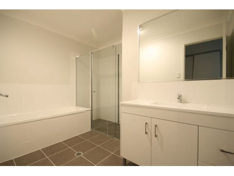 1/15 Wakeham Street, Kallangur QLD 4503